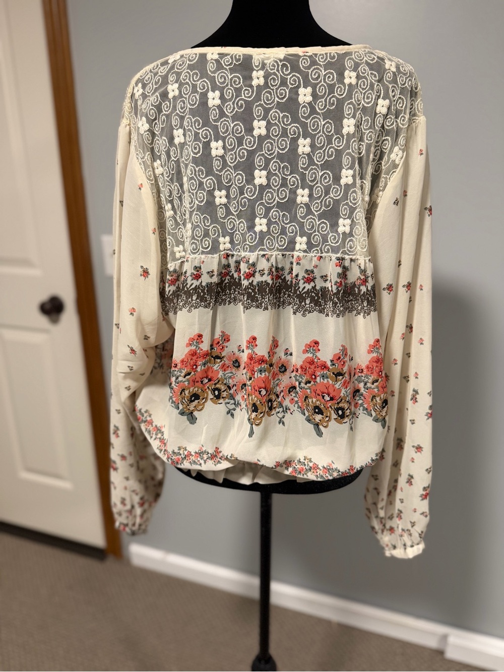 En Crème Women’s Medium Boho Floral Lace Peasant Blouse Ivory Long Sleeve - Picture 5 of 8